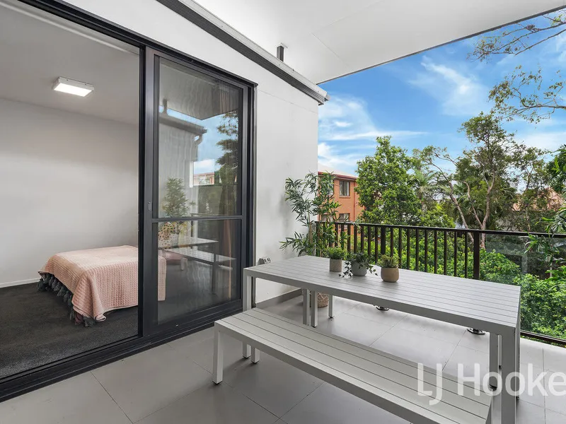 MODERN TWO BEDROOM UNIT WITH LEAFY OUTLOOK