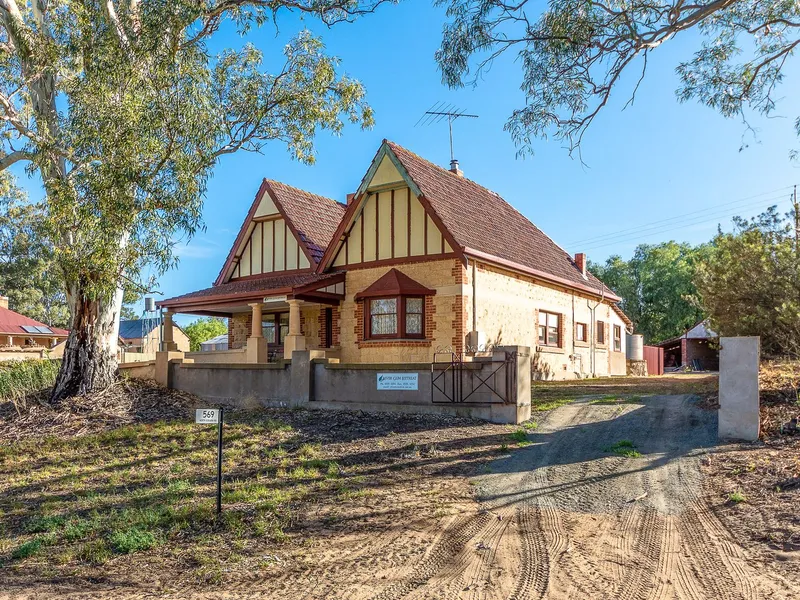 River Gum Retreat