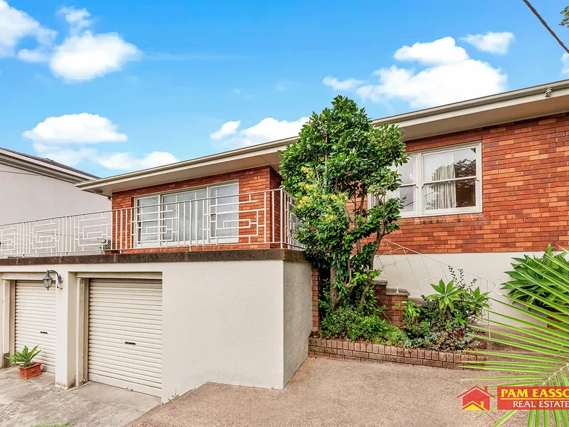 Offering an ideal lifestyle location with huge potential and appeal