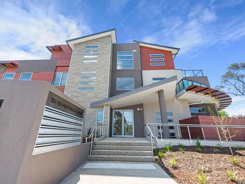 MODERN 2 BEDROOM APARTMENT IN A PRISTAGE LOCATION!