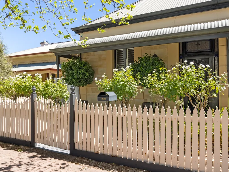 Picture Perfect Single Fronted Cottage!