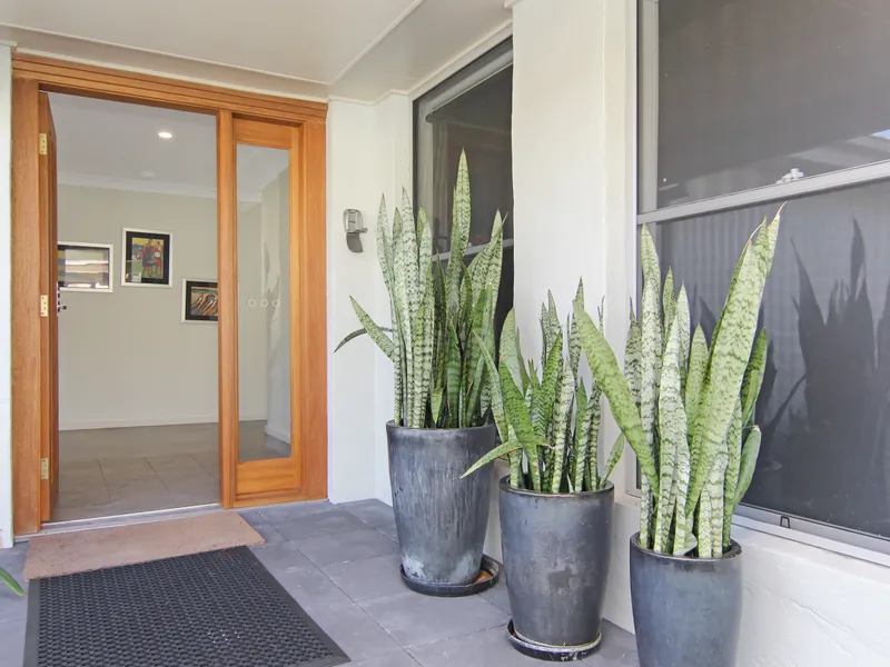 Modern and Renovated Duplex In Tuncurry!