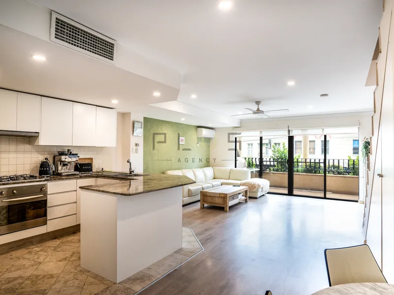 LIGHT-FILLED 3 BEDROOMS TOWNHOUSE IN THE HEART OF WILLOUGHBY