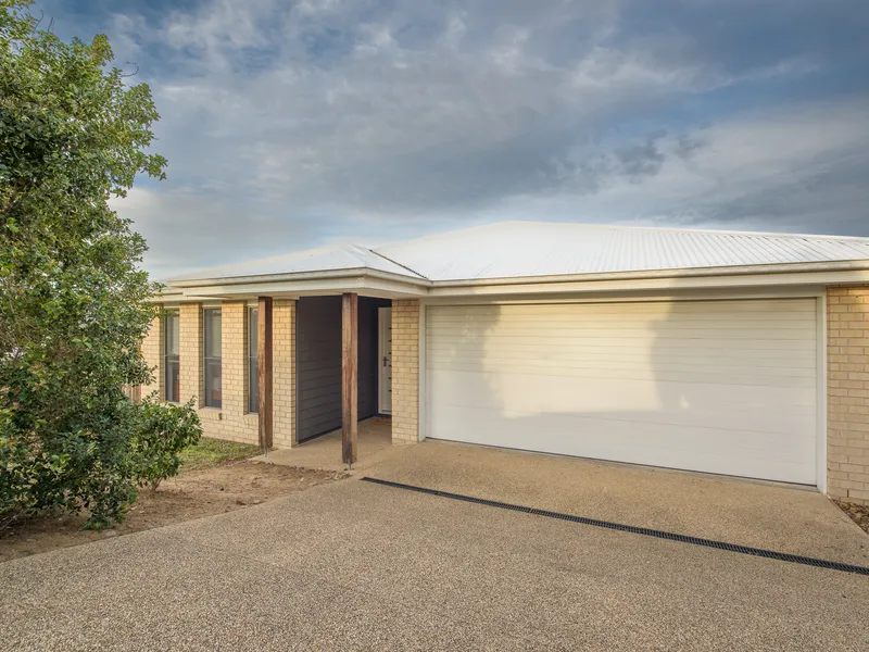 MODERN 4 BEDROOM HOME, CLOSE TO PARK, LOCATED IN A FAMILY FRIENDLY NEIGHBORHOOD