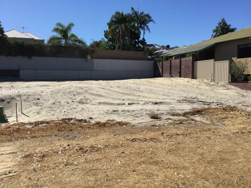 RARE EARTH GREEN TITLED BLOCK