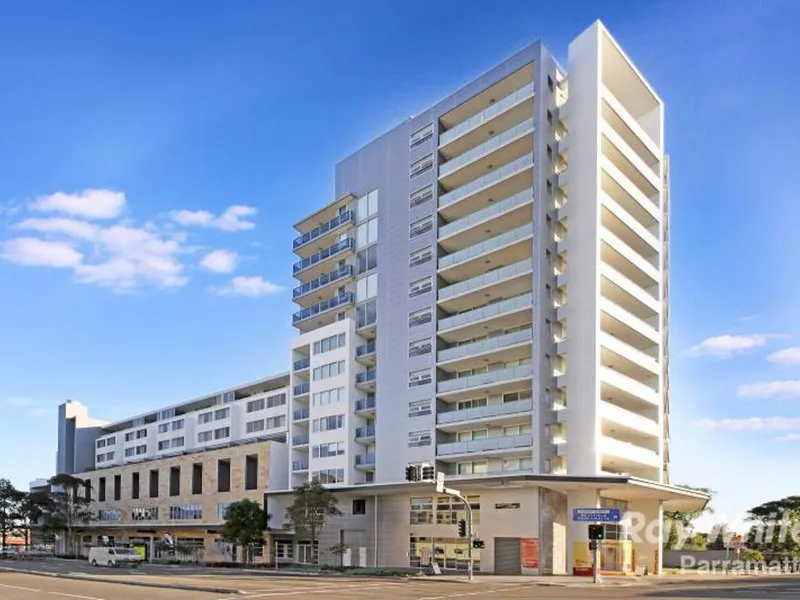 Luxury N/ E facing 2 bedroom apartment with rooftop terrace with BBQ facilities for common use, holiday fireworks. Call Amanda 0402654721 to inspect.