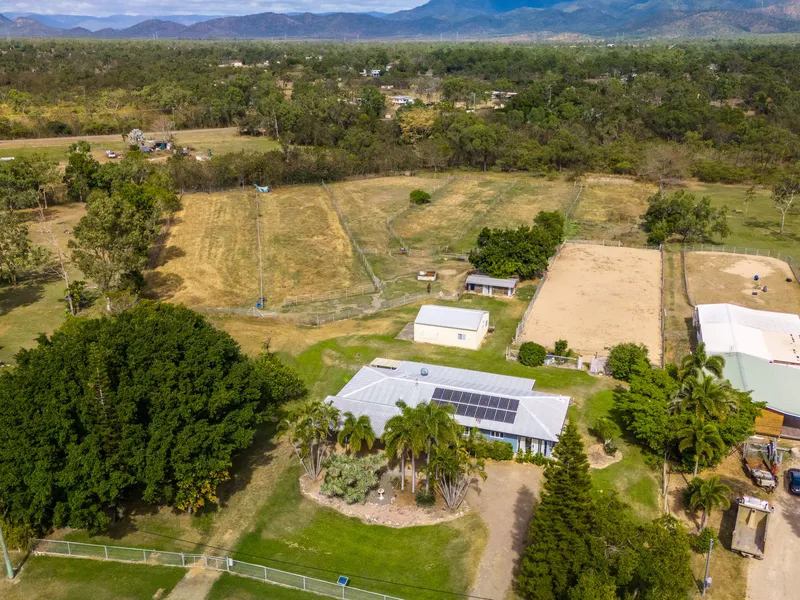 If you dream of caring for animals, this property is the perfect proposition!