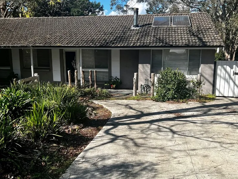 Updated home on a 1030sqm block