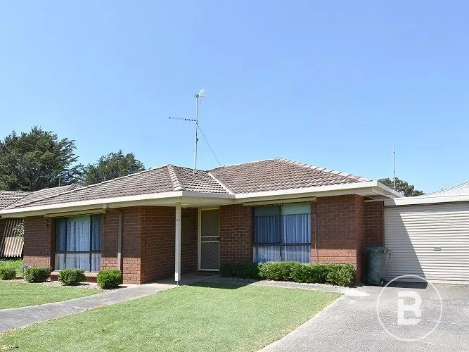 MAGNIFICENT TWO BEDROOM HOME IN QUIET COMPLEX WITH AIR CONDITIONING