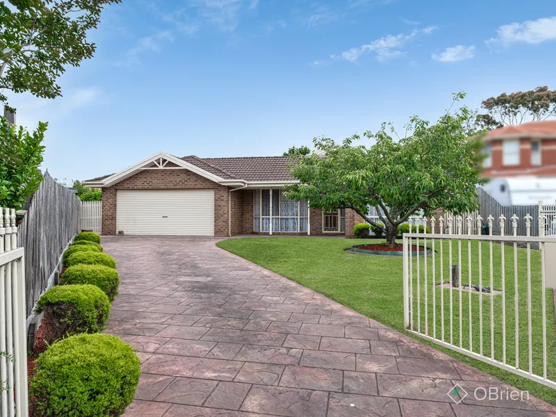 Spacious family home in sought after location!