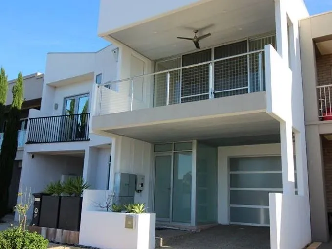 Executive living in a quiet location at Mawson Lakes