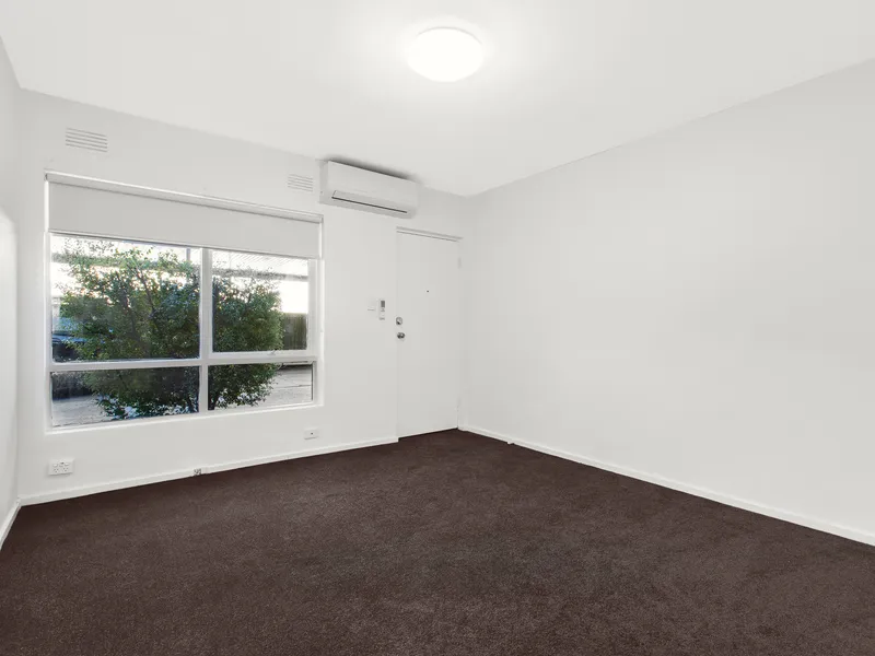 RECENTLY RENOVATED GROUND FLOOR APARTMENT