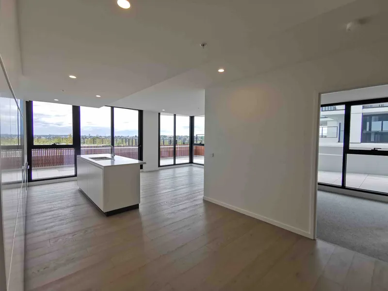 THREE BEDROOM APARTMENT IN THE HEART OF OAKLEIGH