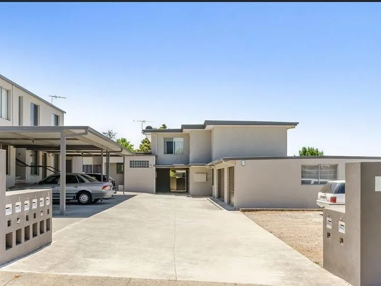 Great Refurbished Ground Floor Apartment - Great Location