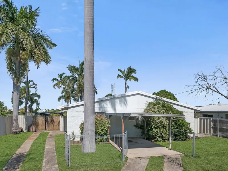 Low Set Home, Close to Shops and Parks