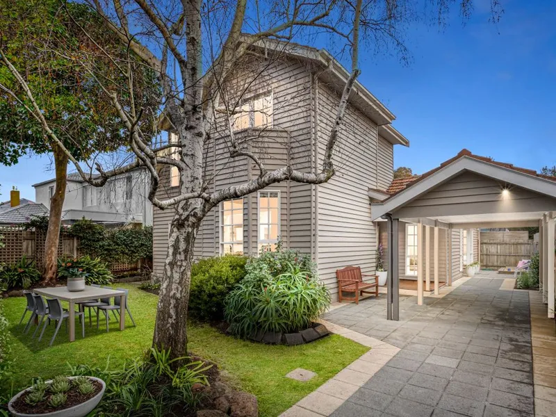 An Irresistible 'Acorn Patch' Charmer with Family Flexibility