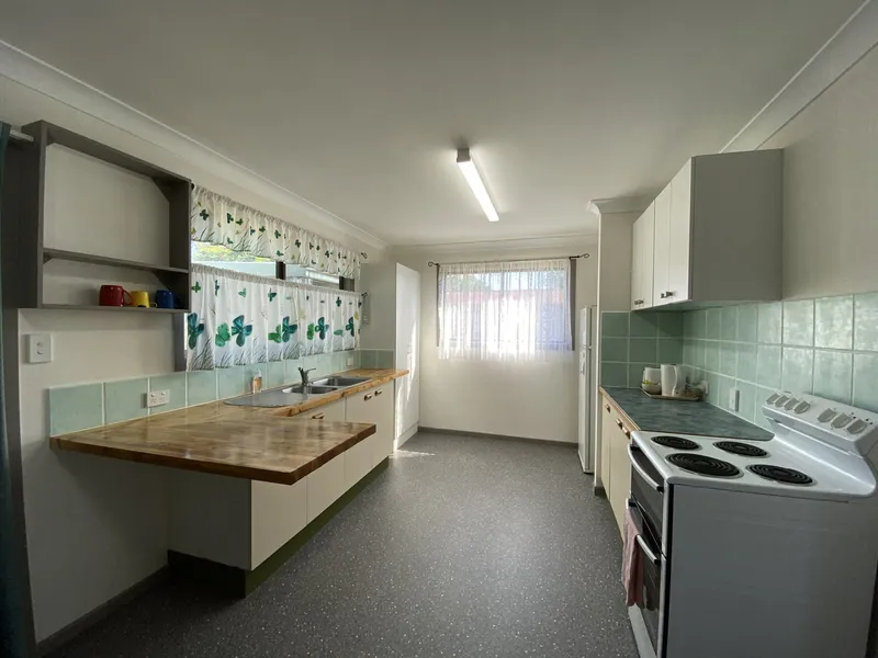 Freshly renovated 2 bedroom cottage