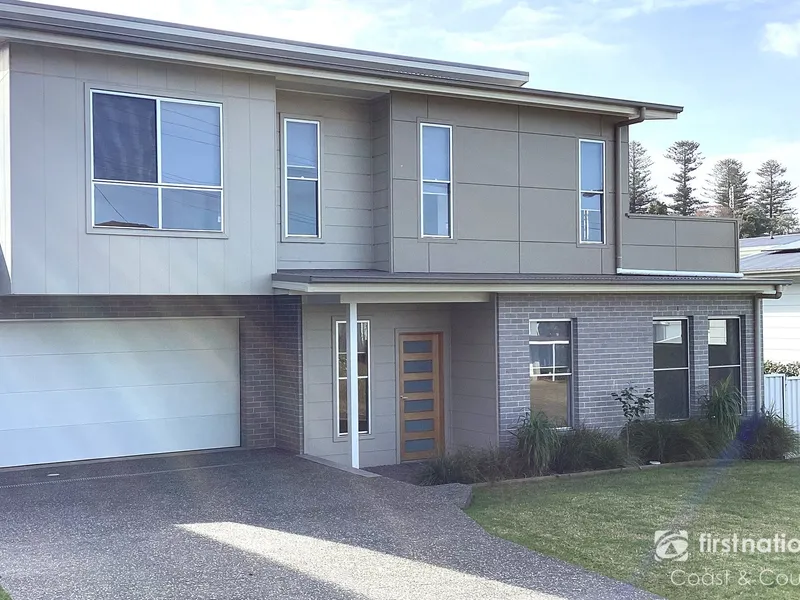 Near New Home with View to Boat Harbour