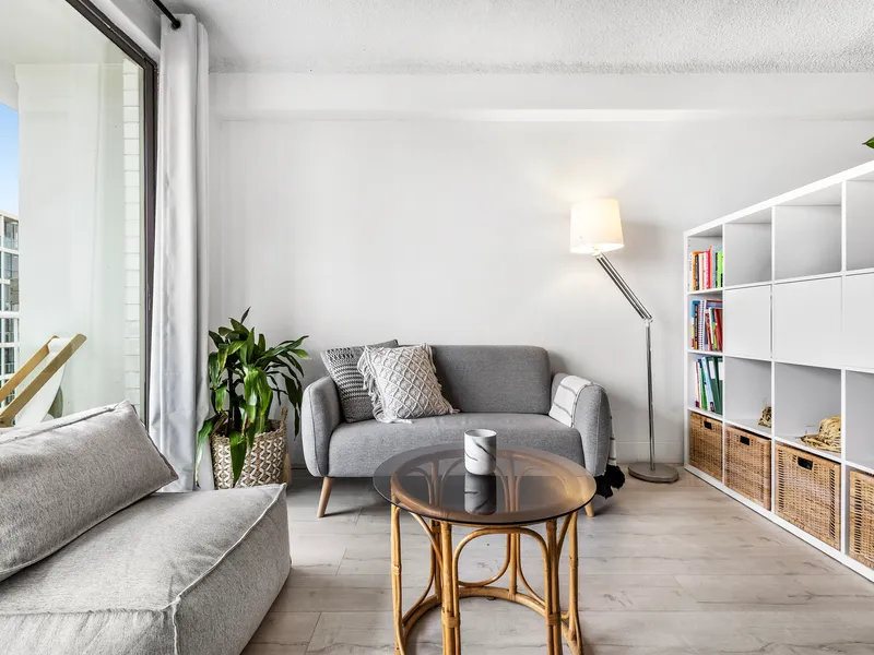 Ideal First Home Or Outstanding Investment Opportunity - Top Floor Apartment Located Right In The Heart Of Bondi Junction