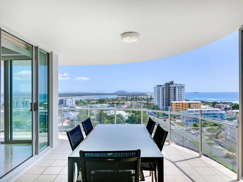 North Facing 10th Floor 3 bedder with Stunning views! 