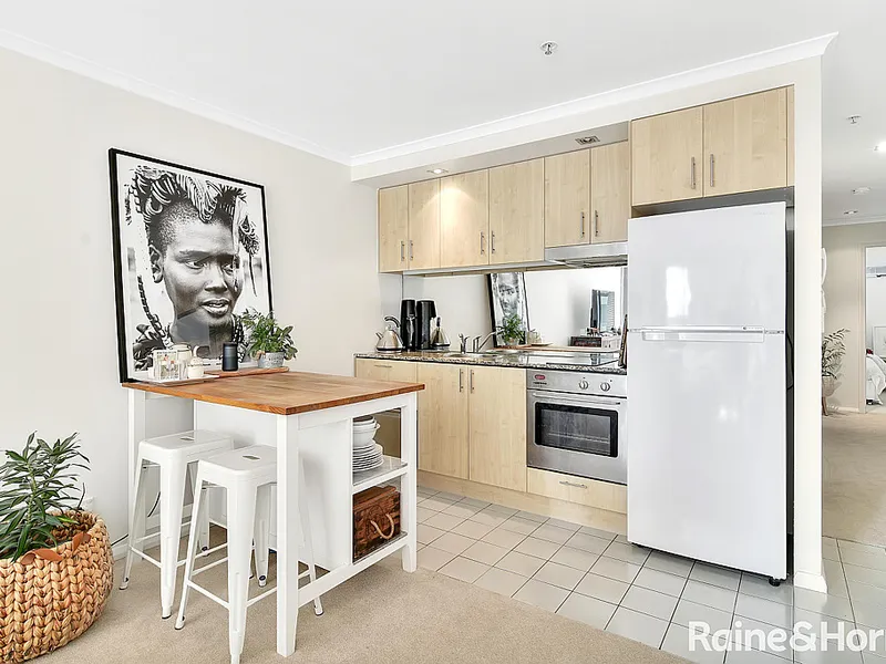 1 Bed + Study Apartment with Parking in Ultra Convenient Location