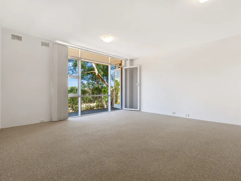 CENTRALLY LOCATED IN CHATSWOOD, CLOSE TO THE CITY