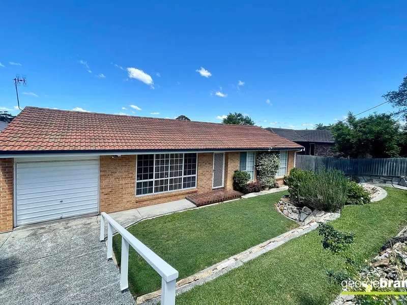SUN-DRENCHED 3-BEDROOM LEVEL FAMILY HOME