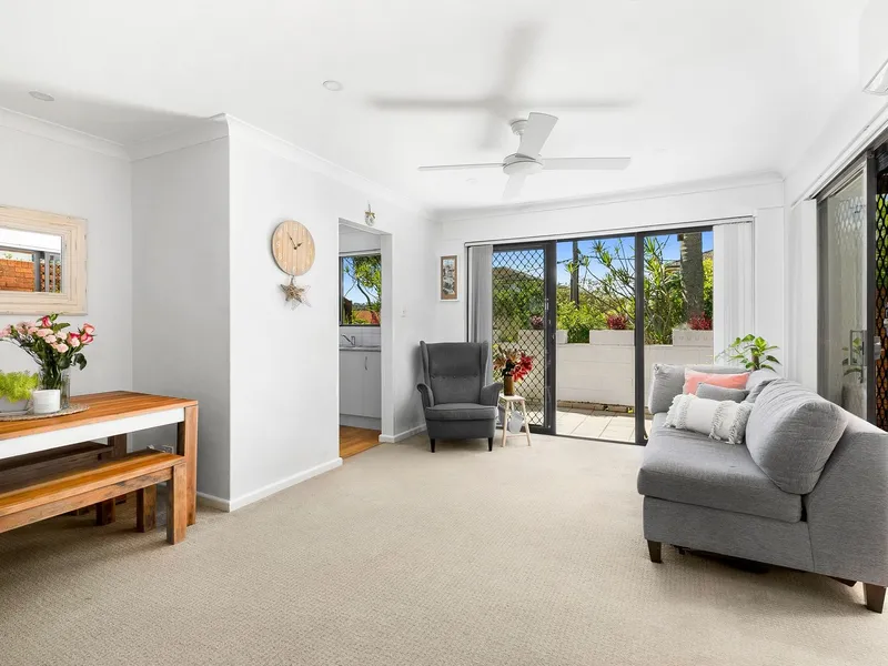 North facing, beachside apartment with pool