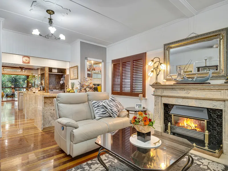 RESORT STYLE, INNER CITY LIVING