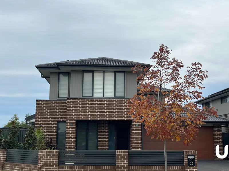 Ultimate Family Living! | Near-new 5 Bedroom Home