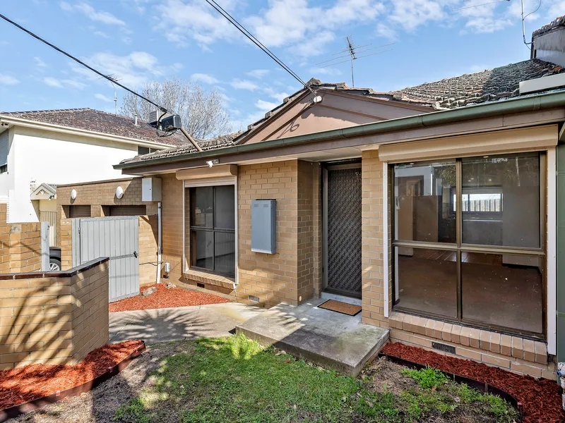 Well presented two bedroom unit