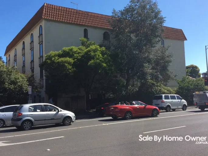 Renovated studio apartment with Car space