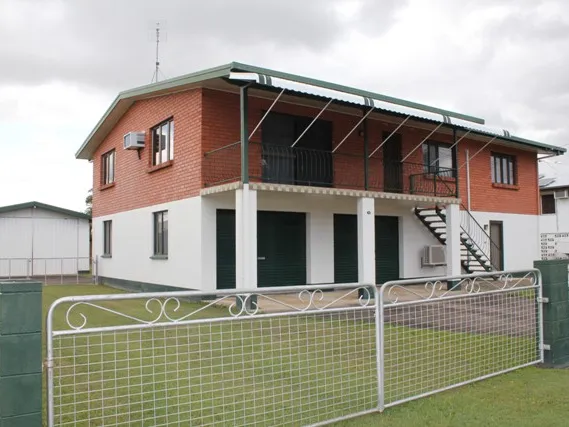 OUT OF KNOWN FLOOD ...Solid home... Be Quick.