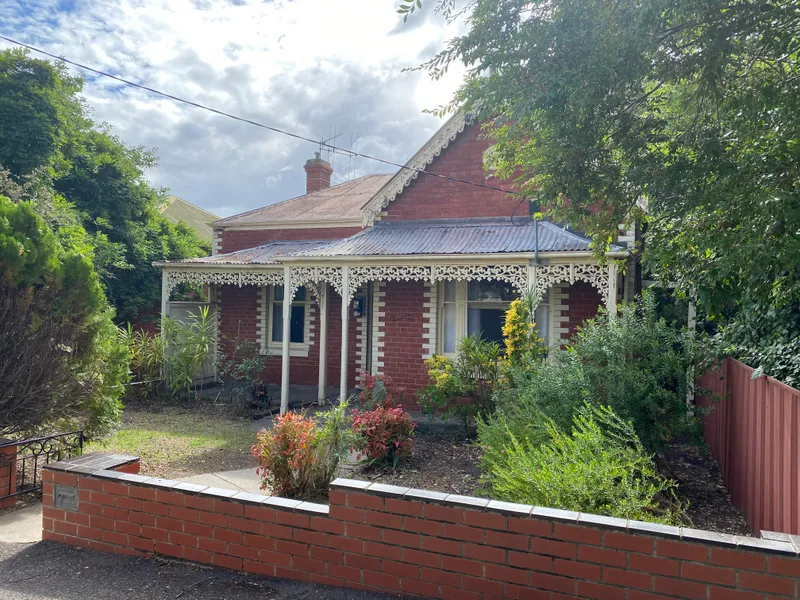 Victorian house close to the city & schools