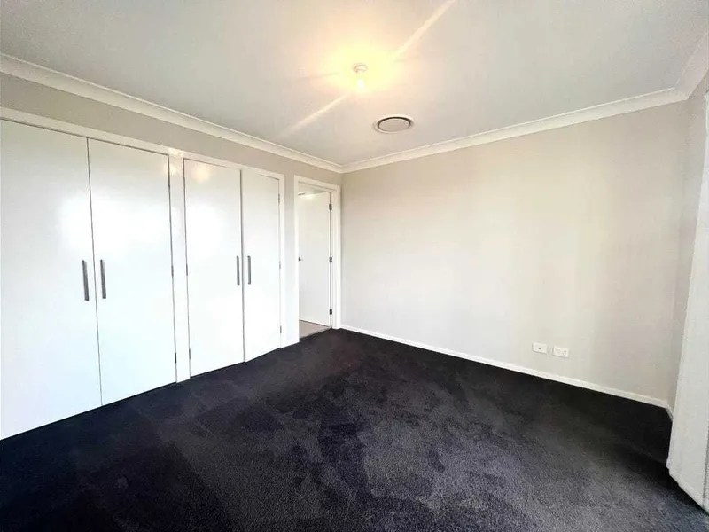 Near New 4 Bedroom Family House for rent in Schofields