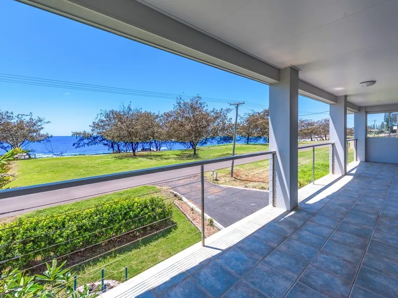 Waterfront property offering dual living at beautiful Burnett Heads!!!