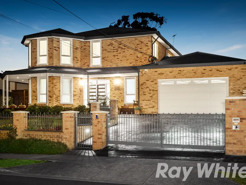Over 50sq of living combined with over 1400m2 of land and fully self contained dependant dwelling