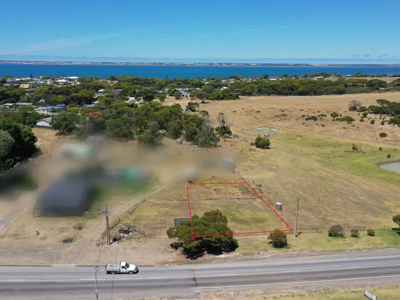 Prime Business Exposure Location - 808 m2 Main Road Frontage