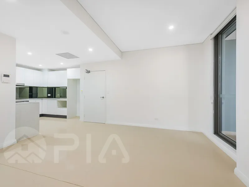 Modern 3 Bedroom Apartment close to amenities For Lease
