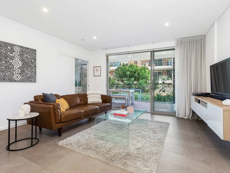 Easy Living in a Designer Apartment with Extra-large Terrace