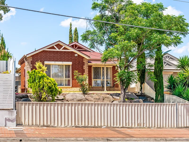 Charming, Modern Contemporary Home Delivers Idyllic, Easy Living