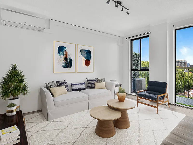 Newly Refreshed One Bedroom Apartment with Parking and A/C