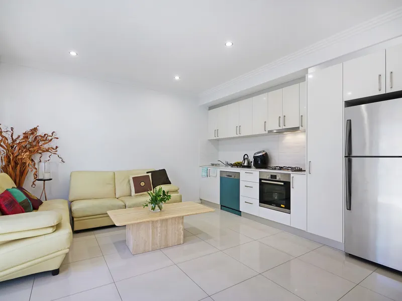 MODERN APARTMENT!