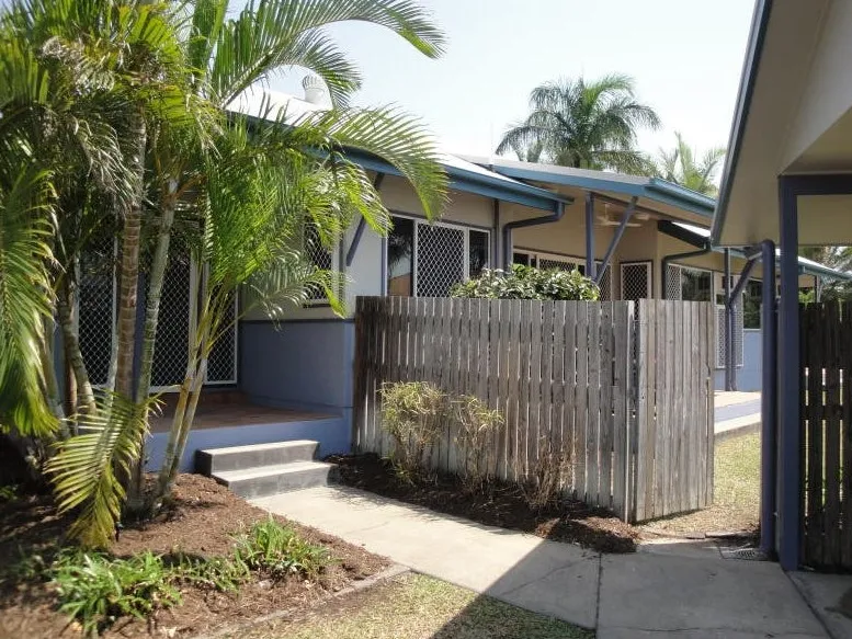 4 BEDROOM HOME WITH LARGE FULLY FENCED BACKYARD + DOUBLE SIDE GATE ACCESS