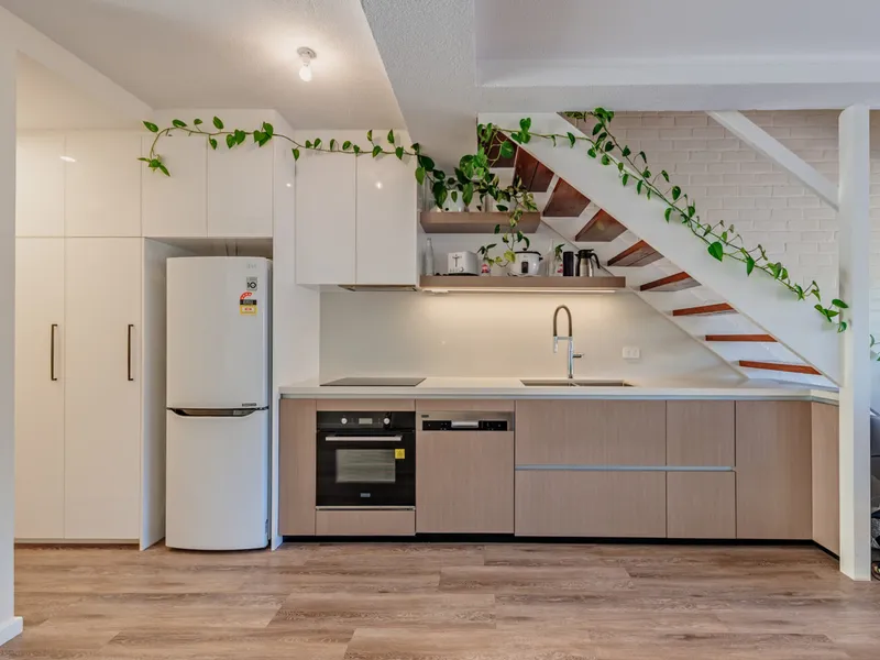 Furnished Townhouse on Broadway