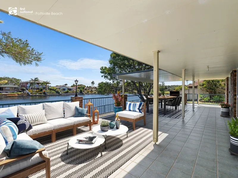 Entry level Canal Front Home