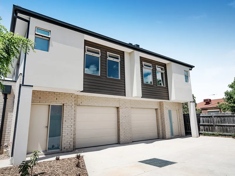 Quality Ivanhoe Townhouse Living