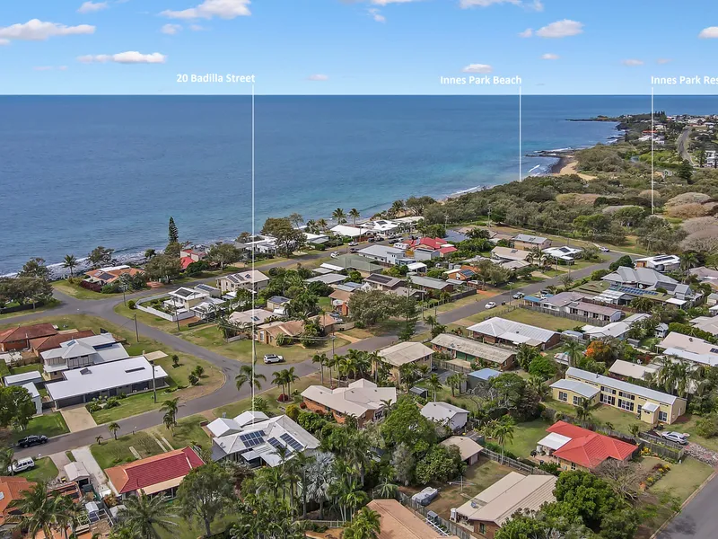 COASTAL FAMILY GEM - STROLL TO THE BEACH!