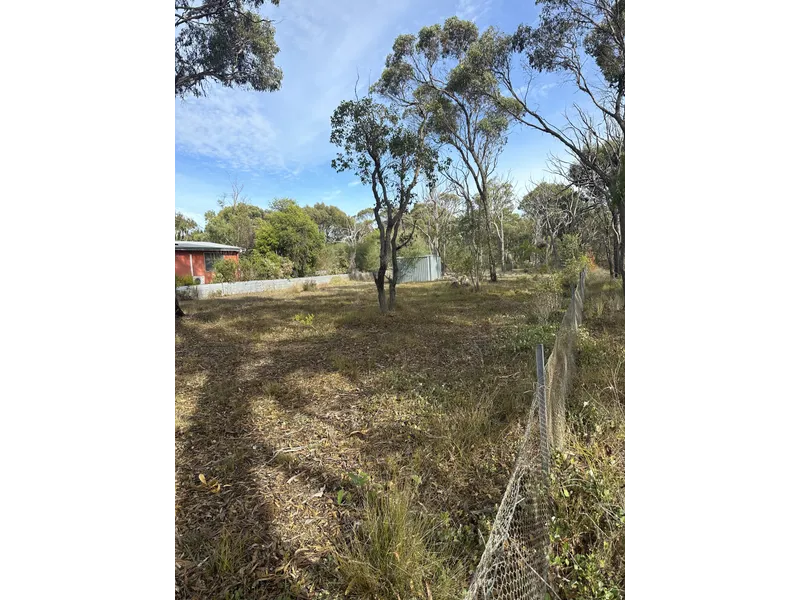 CORNER BLOCK FULLY FENCED