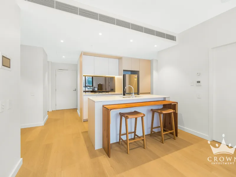 Fabulous North Facing 2 bed 2 bath 1 study (can be used as the third bedroom) Apartment with Darling harbour views please contact Patty: 0402315096